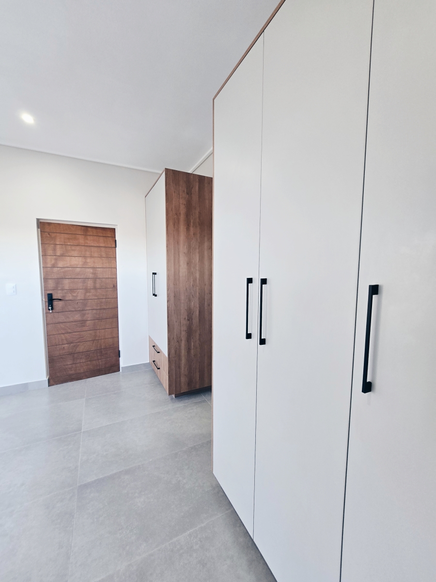 5 Bedroom Property for Sale in Outeniquasbosch Western Cape